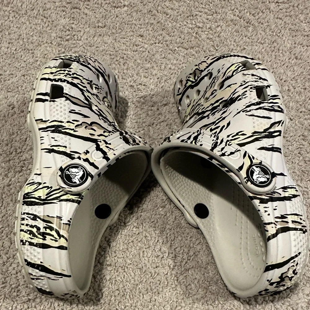 CROCS Kids Water Shoes with Black and Green Design